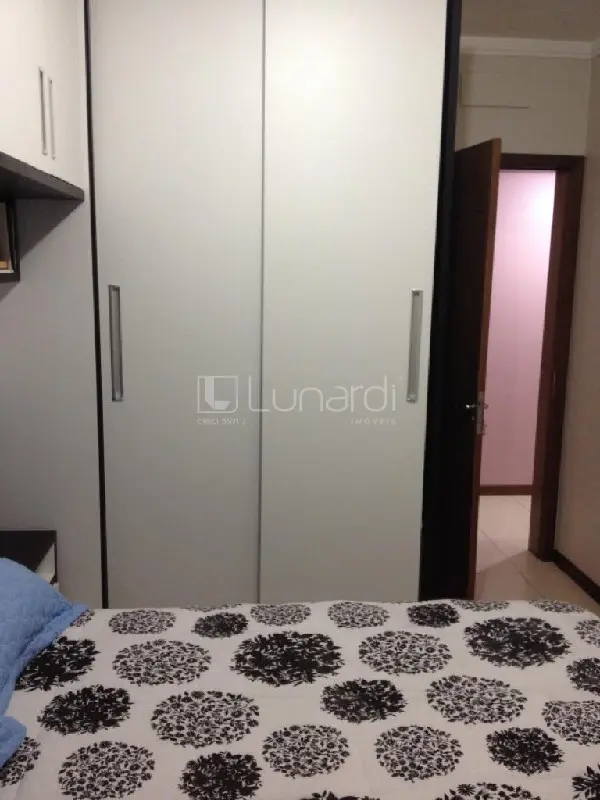 Foto Apartamento com 2 Dormitórios