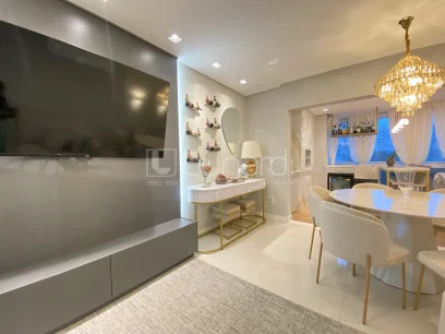 Foto Apartamento com 2 Dormitórios