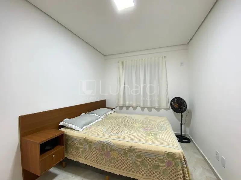 Foto Apartamento com 2 Dormitórios