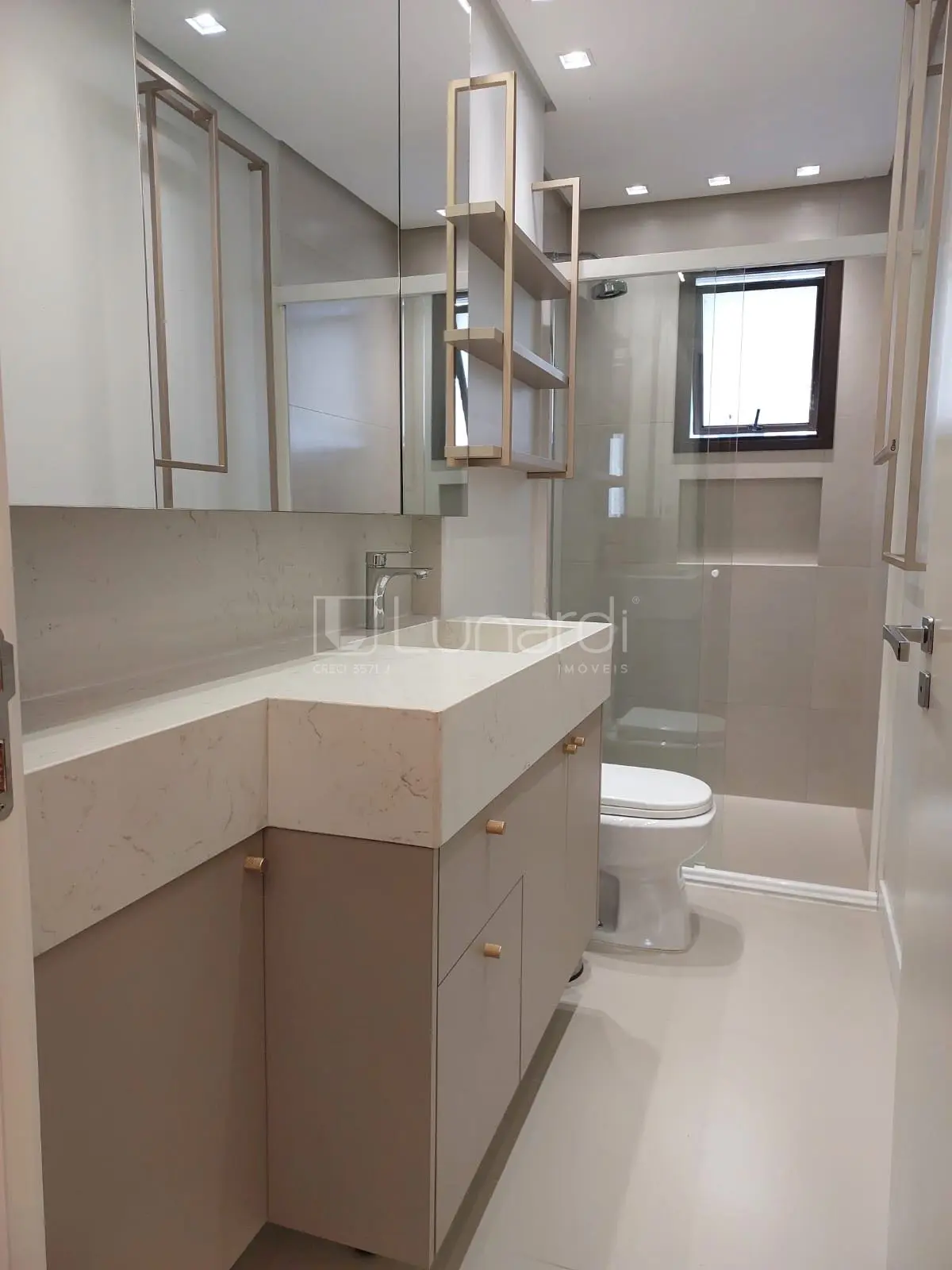 Foto Apartamento com 3 Suítes