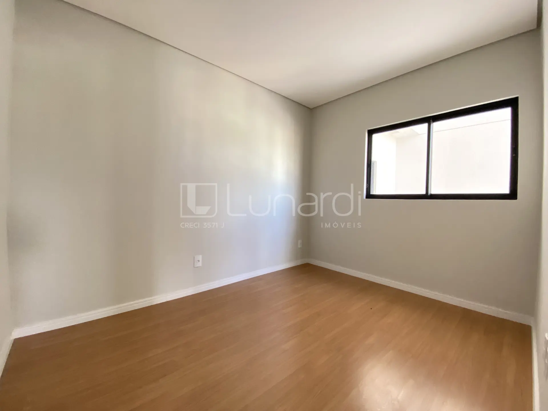Foto Apartamento com 2 Dormitórios