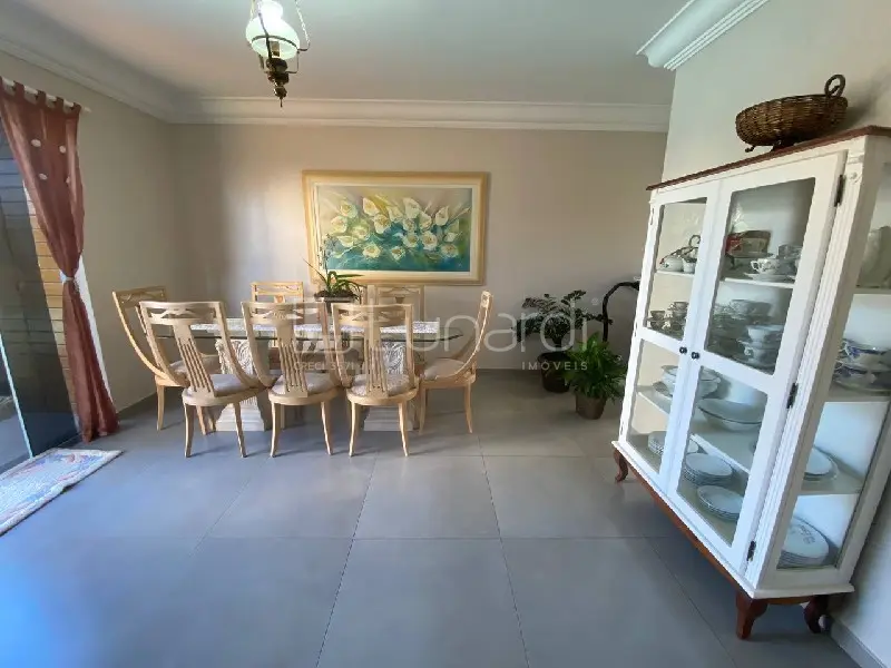 Foto Casa com 3 Dormitórios