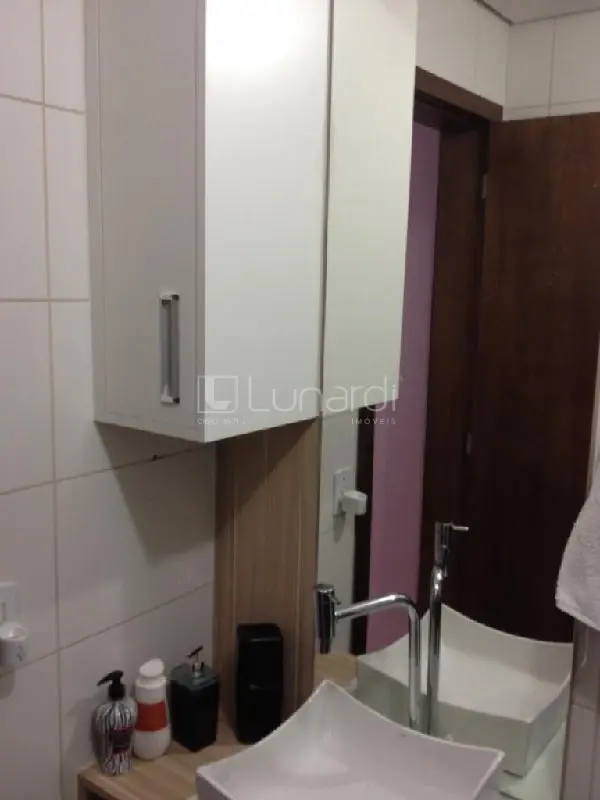 Foto Apartamento com 2 Dormitórios