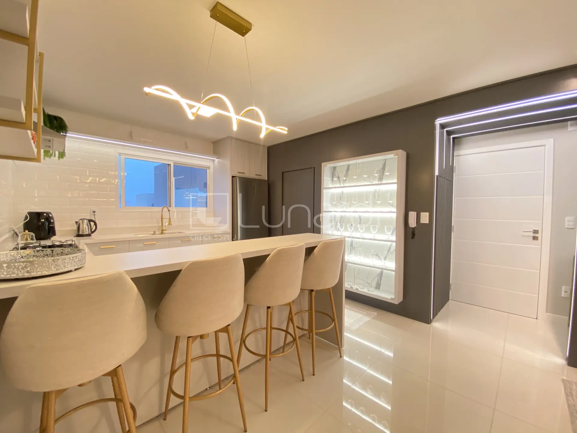 Foto Apartamento com 2 Dormitórios