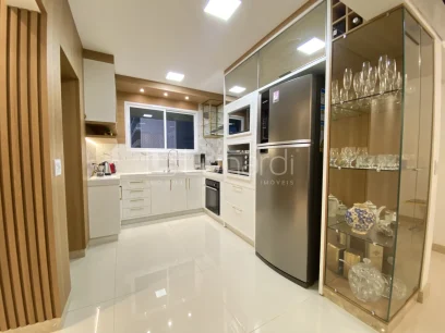 Foto Apartamento com 3 Suítes