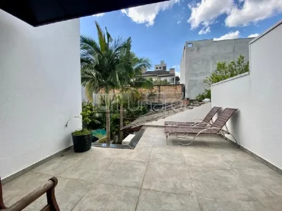 Foto Casa com 4 Suítes