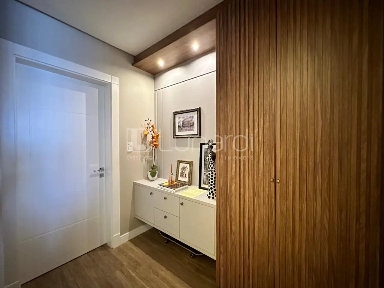 Foto Apartamento com 3 Suítes