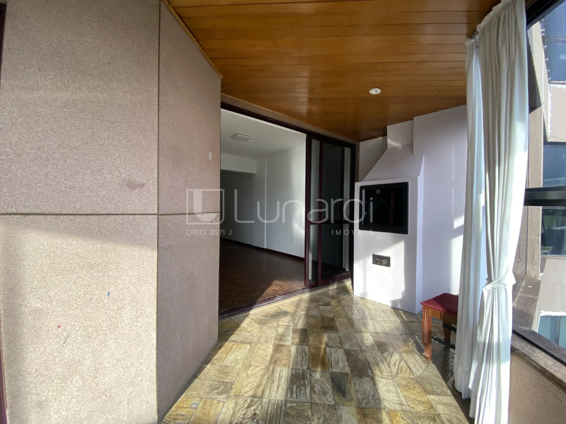 Foto Apartamento com 3 Dormitórios