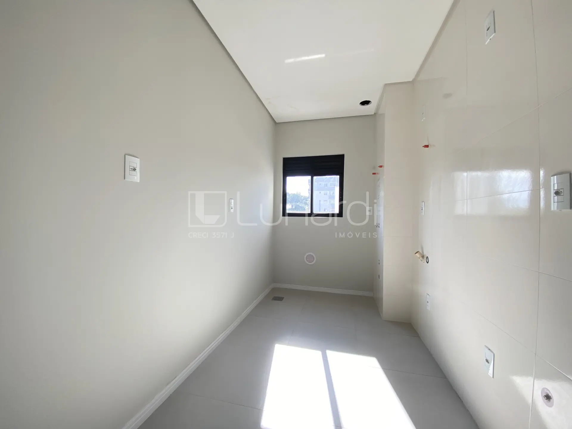 Foto Apartamento com 2 Dormitórios