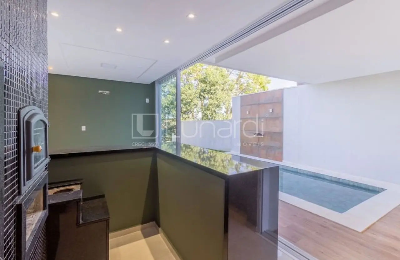 Foto Sobrado com 3 Suítes