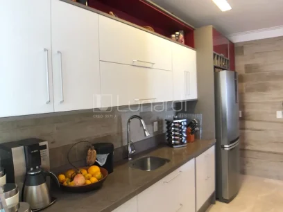 Foto Apartamento com 2 Dormitórios