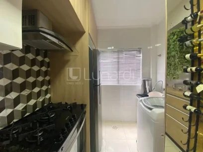 Foto Apartamento com 2 Dormitórios
