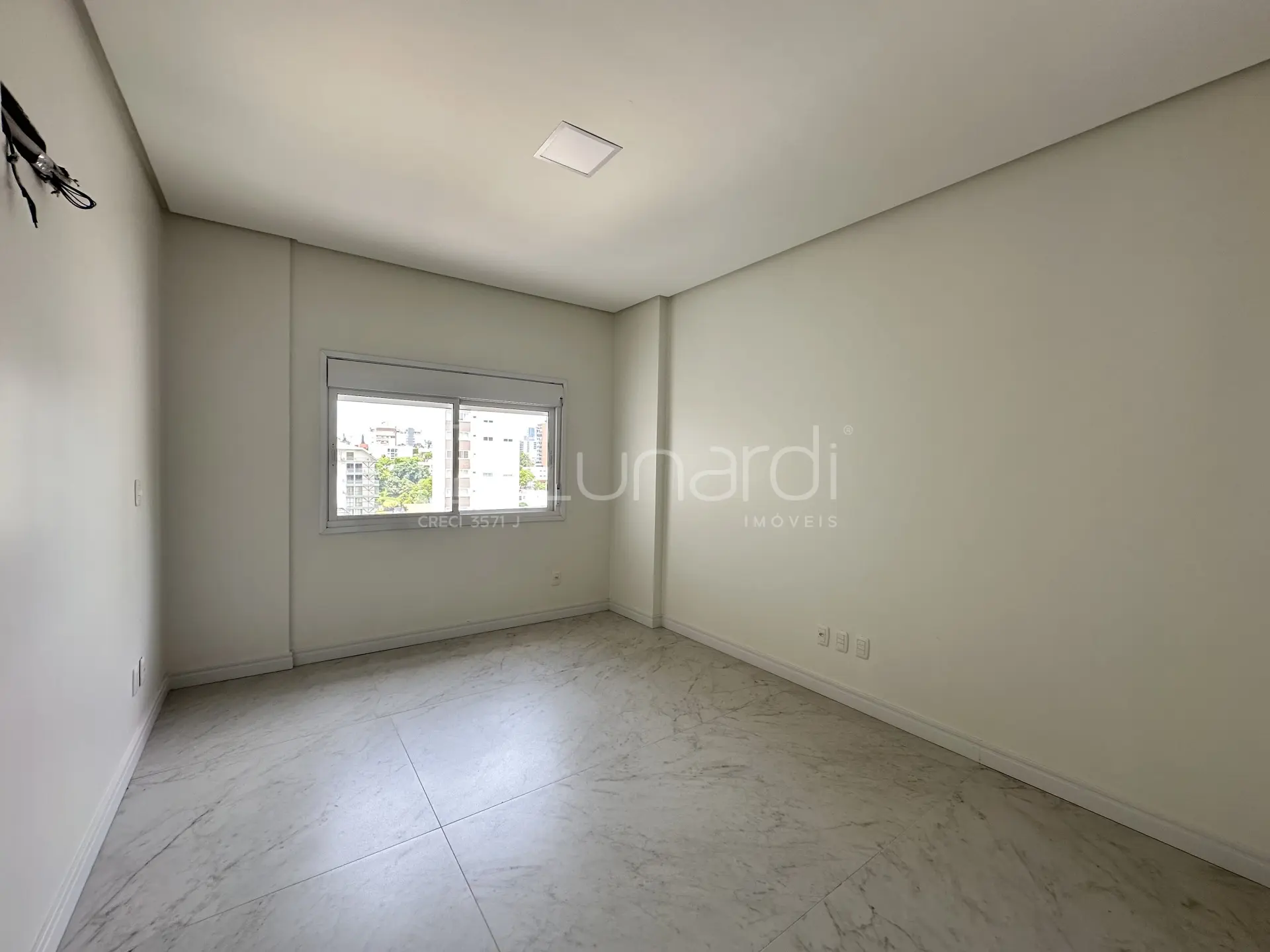 Foto Apartamento com 3 Suítes