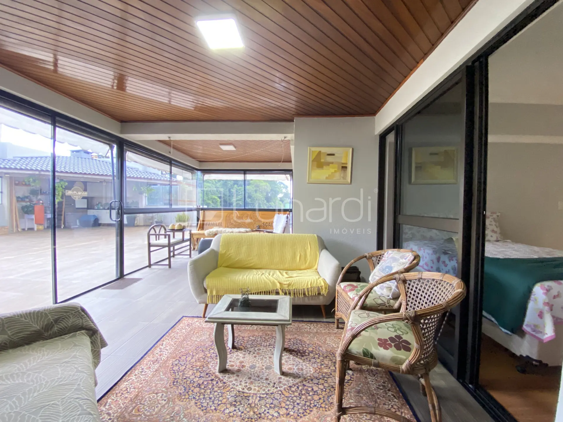 Foto Apartamento com 3 Dormitórios