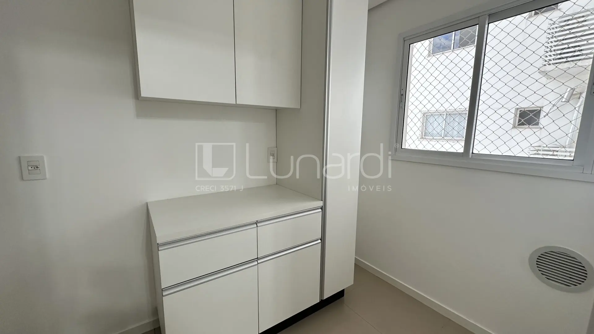 Foto Apartamento com 3 Dormitórios