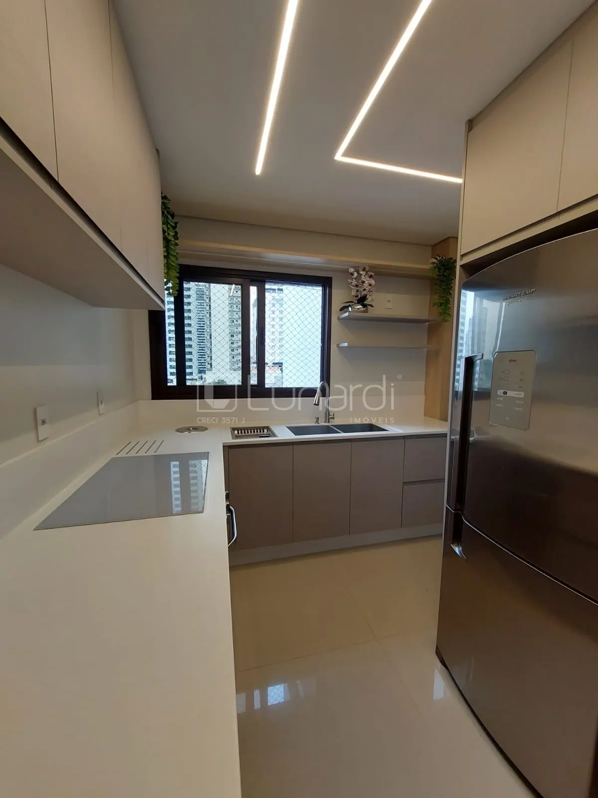 Foto Apartamento com 3 Suítes