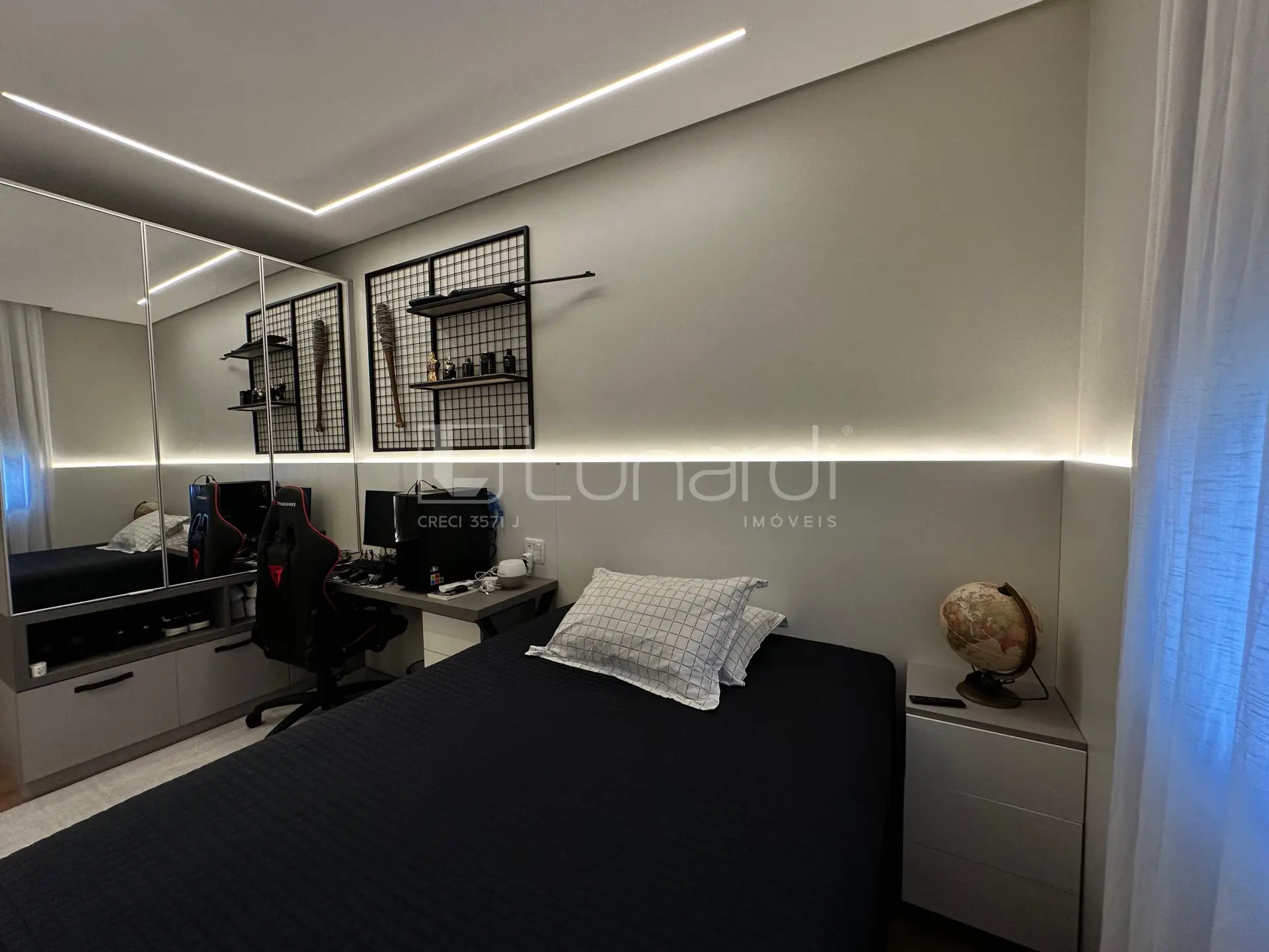 Foto Apartamento com 2 Dormitórios
