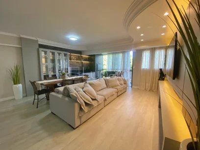 Foto Apartamento com 4 Dormitórios