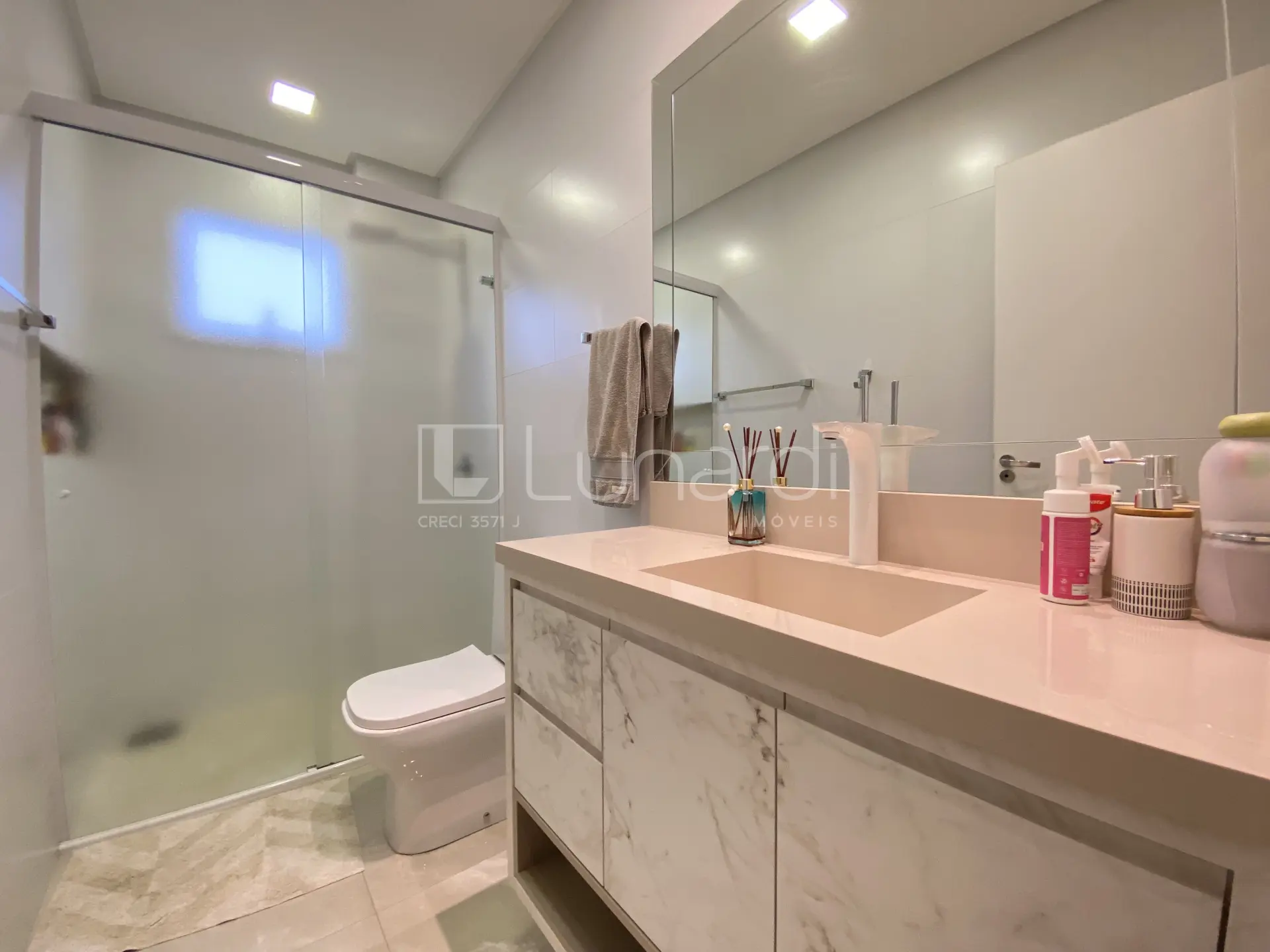 Foto Apartamento com 3 Dormitórios