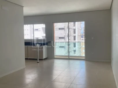 Foto Apartamento com 2 Dormitórios