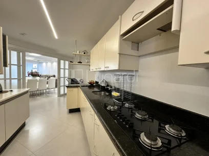 Foto Apartamento com 3 Dormitórios