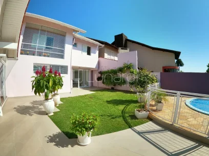 Foto Casa com 5 Dormitórios