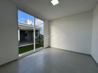 Foto Casa com 4 Dormitórios