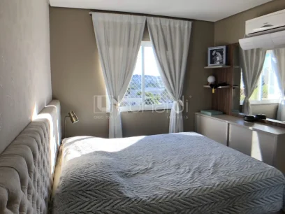 Foto Apartamento com 2 Dormitórios