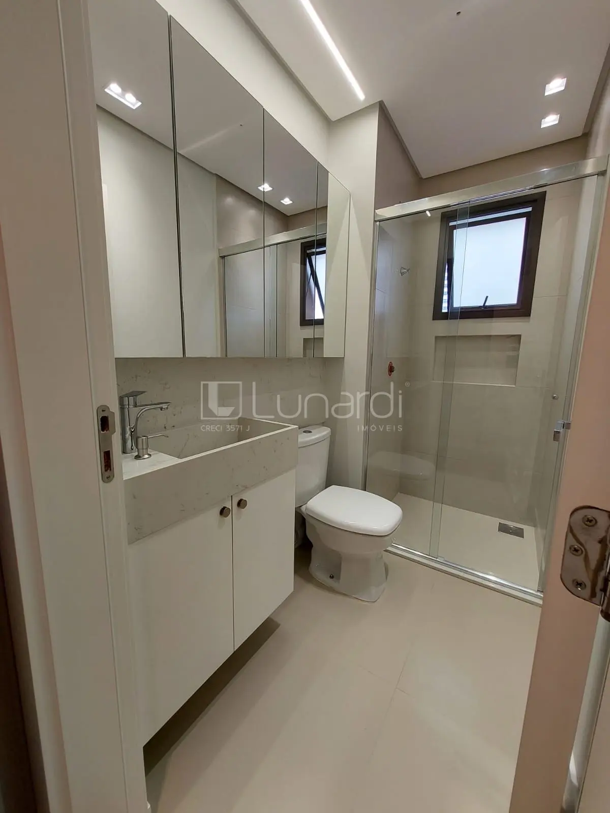 Foto Apartamento com 3 Suítes