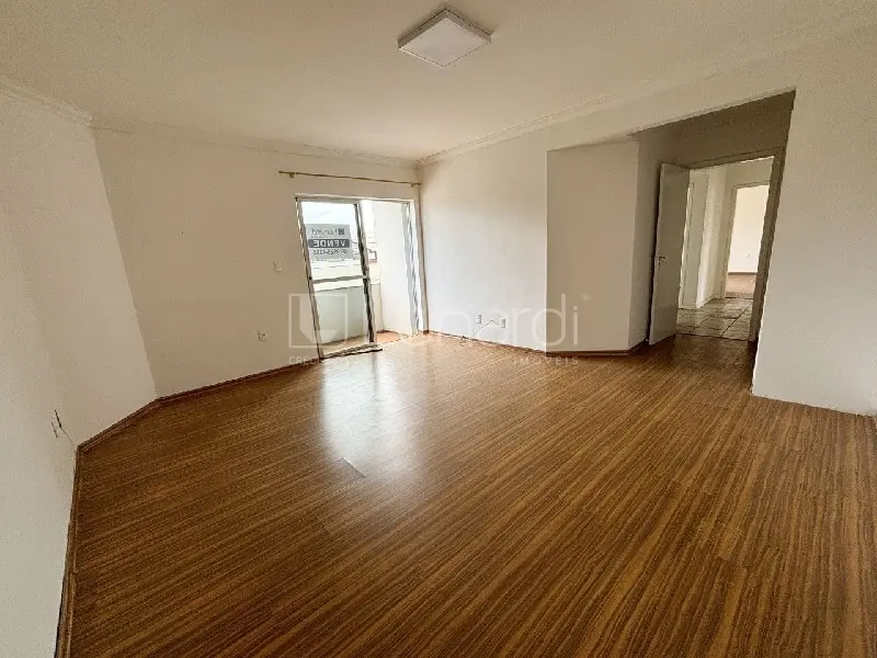 Foto Apartamento com 4 Dormitórios
