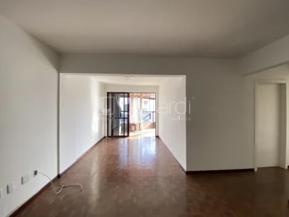 Foto Apartamento com 3 Dormitórios