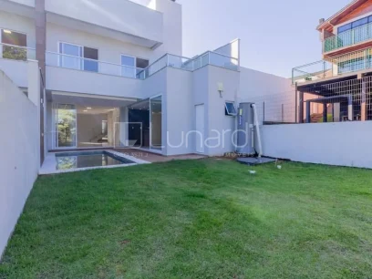 Foto Sobrado com 3 Suítes