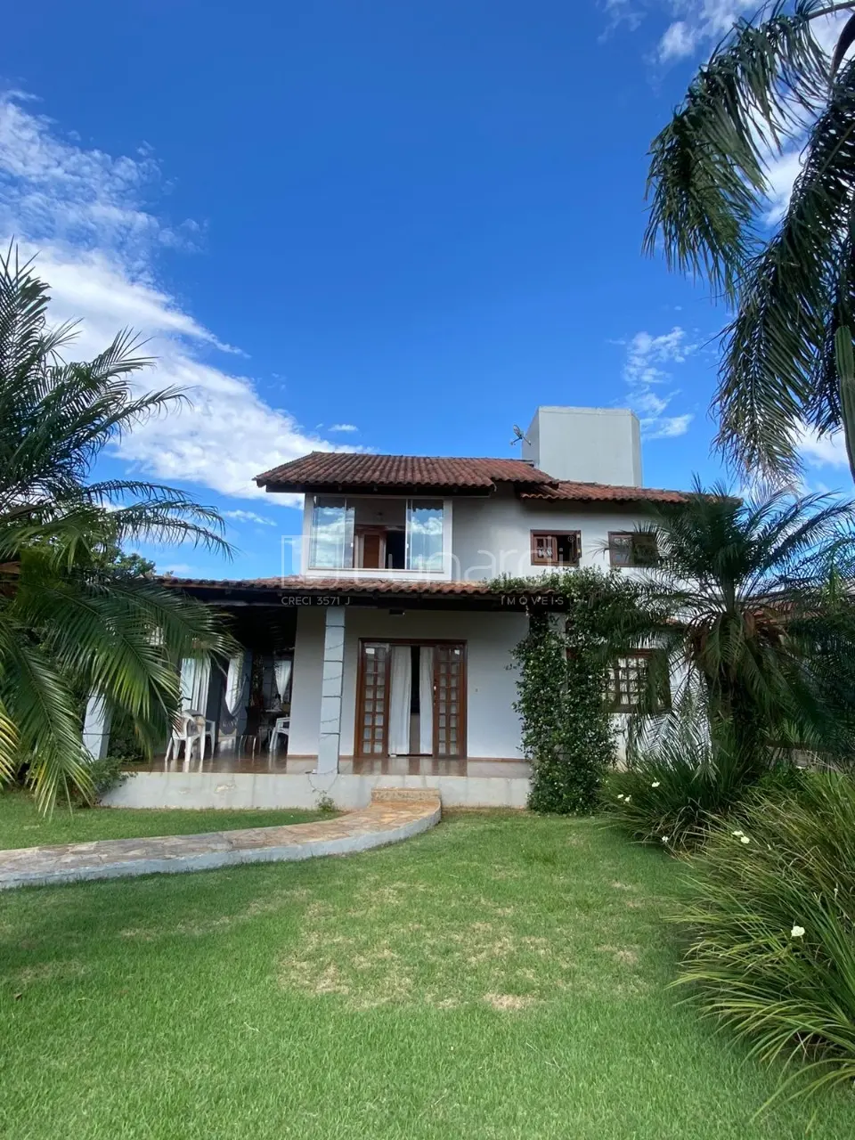 Casa à venda com 2 dormitórios, 1 banheiro, 2 vagas de garagens e 277m² de área privativa no bairro Espelho das Aguas