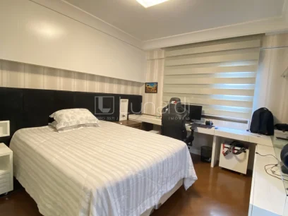 Foto Apartamento com 3 Suítes