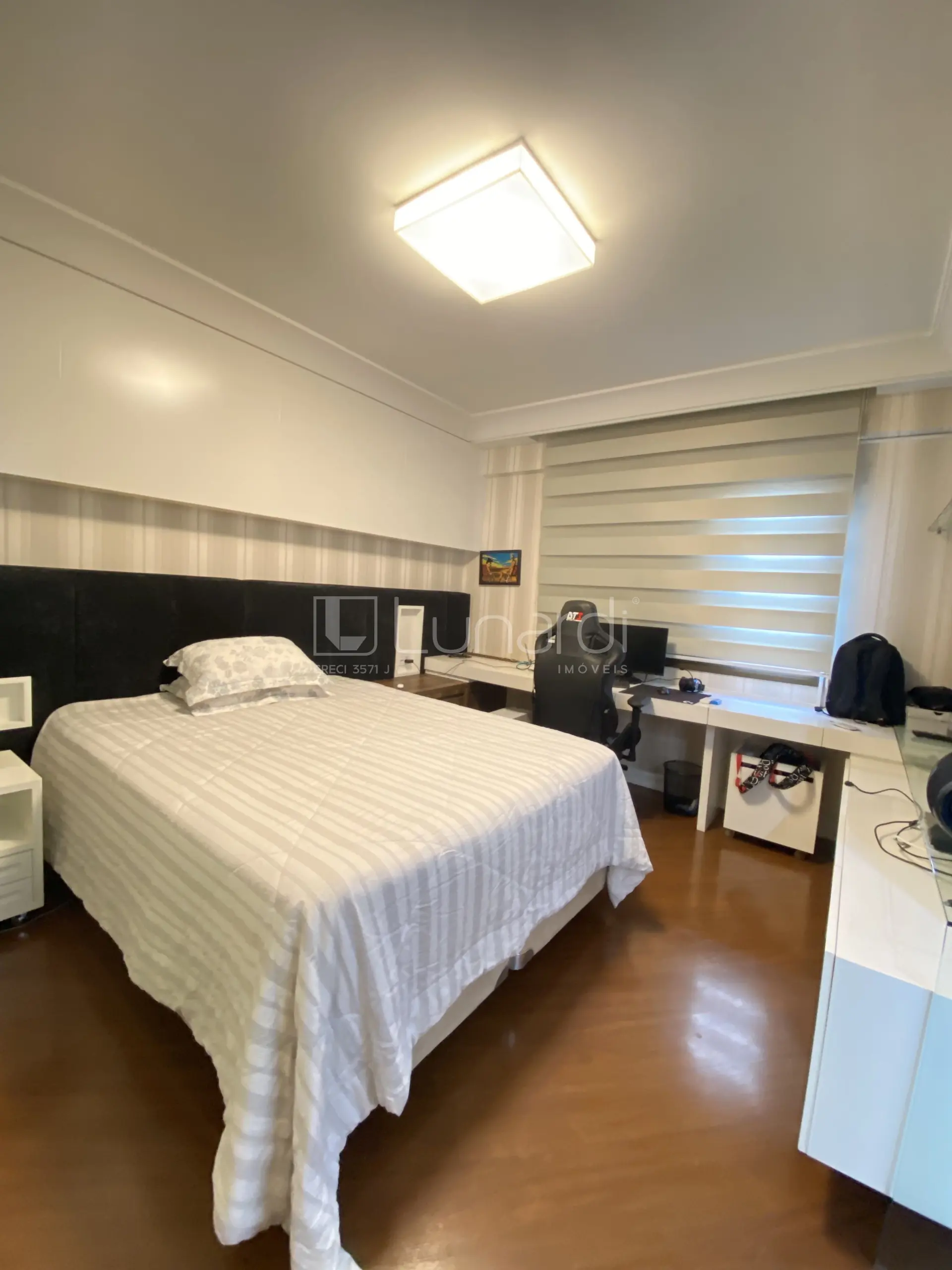 Foto Apartamento com 3 Suítes