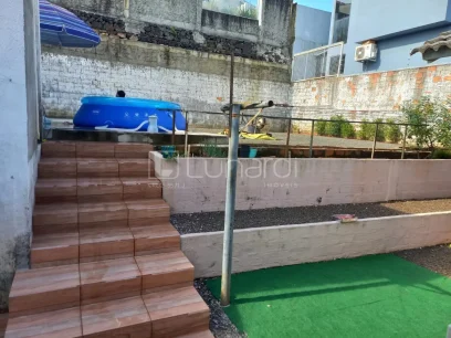 Foto Casa com 3 Dormitórios