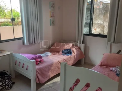 Foto Casa com 3 Dormitórios