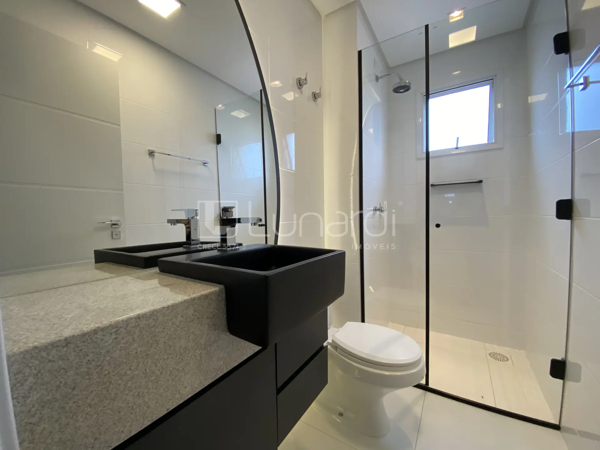 Foto Apartamento com 2 Dormitórios