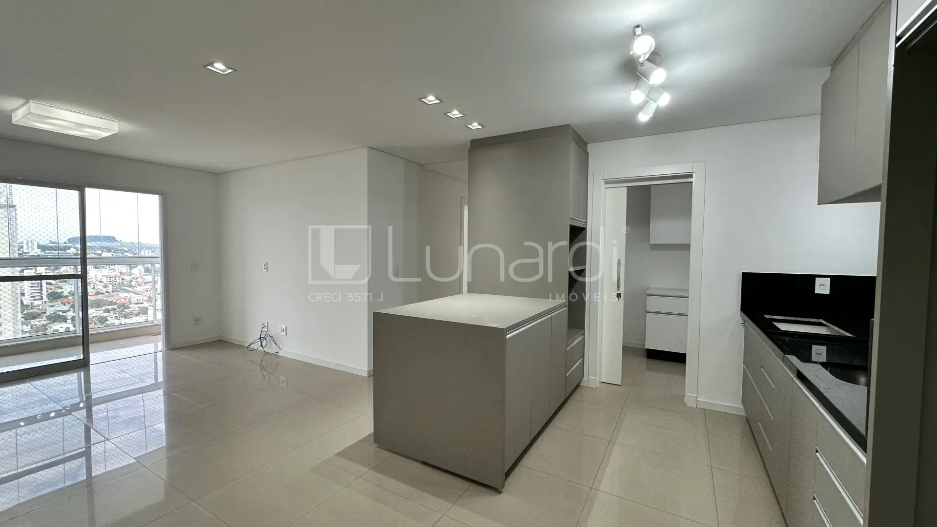 Foto Apartamento com 3 Dormitórios