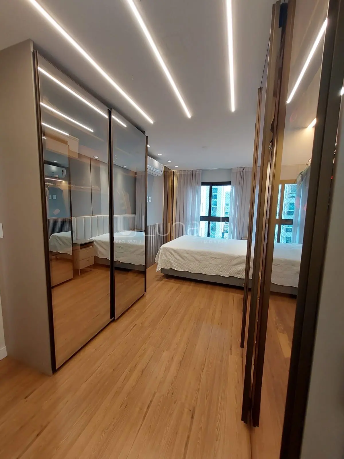 Foto Apartamento com 3 Suítes