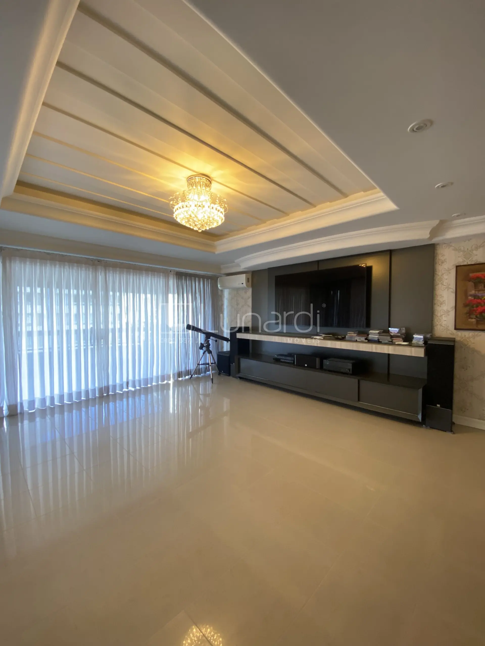 Foto Apartamento com 3 Suítes