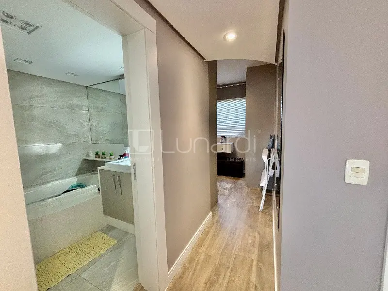 Foto Apartamento com 3 Dormitórios