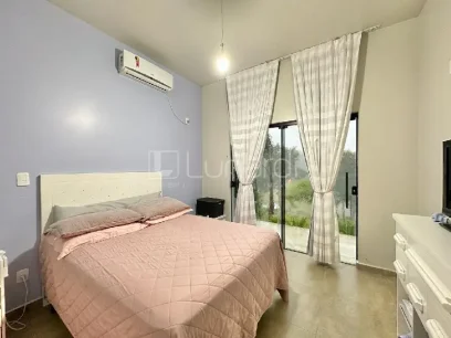 Foto Casa com 3 Dormitórios