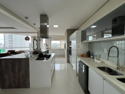Foto Apartamento com 3 Suítes