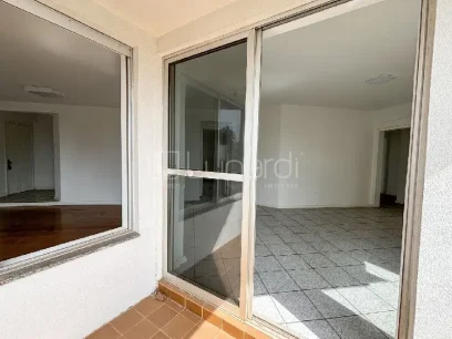 Foto Apartamento com 4 Dormitórios