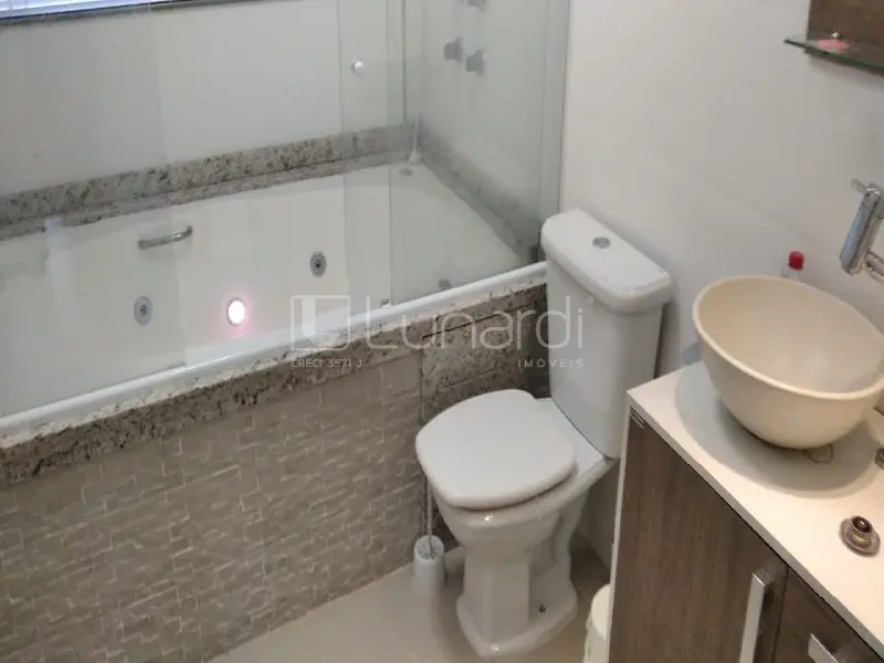 Foto Casa com 3 Dormitórios