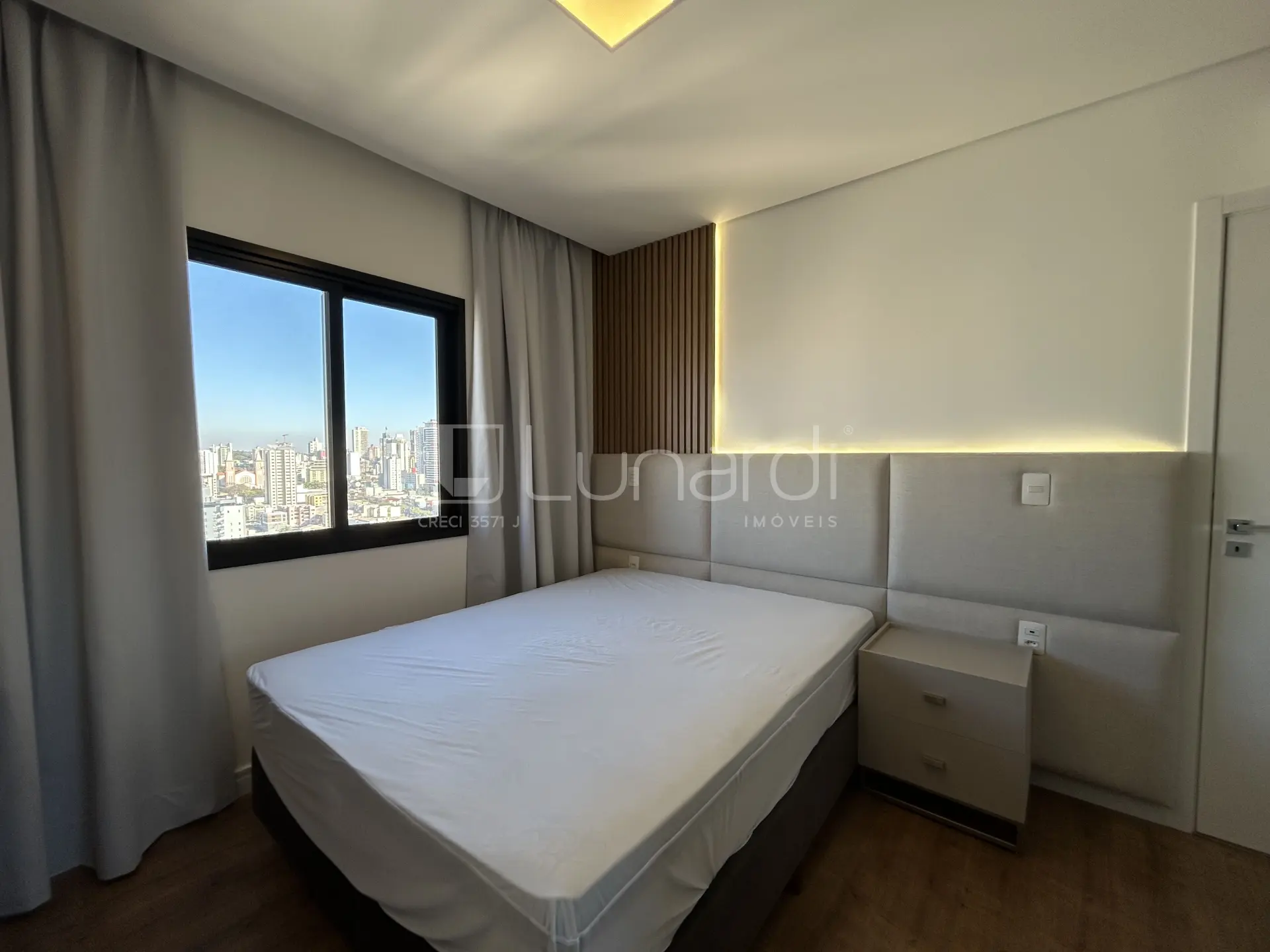 Foto Apartamento com 2 Dormitórios