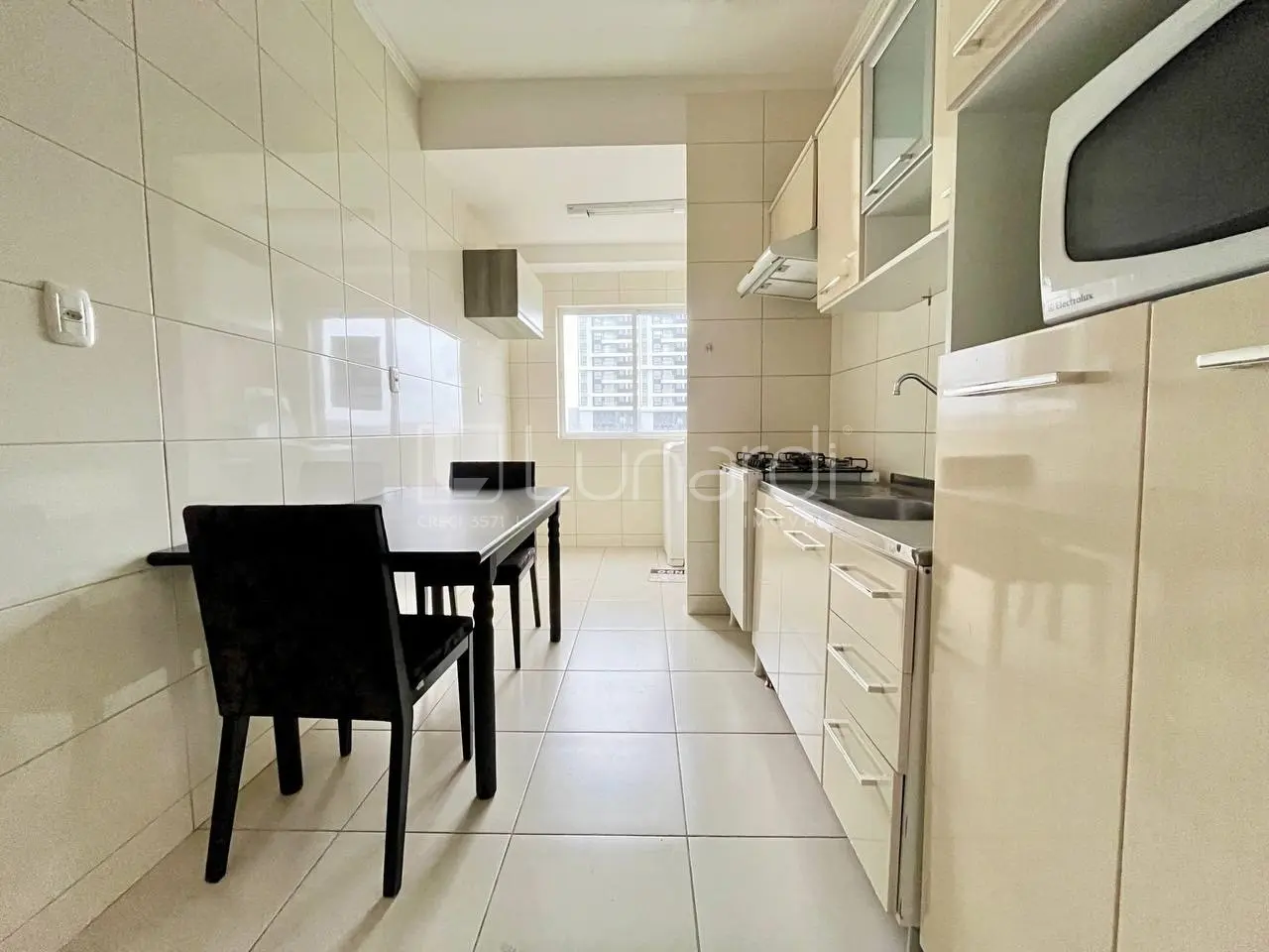 Foto Apartamento com 2 Dormitórios