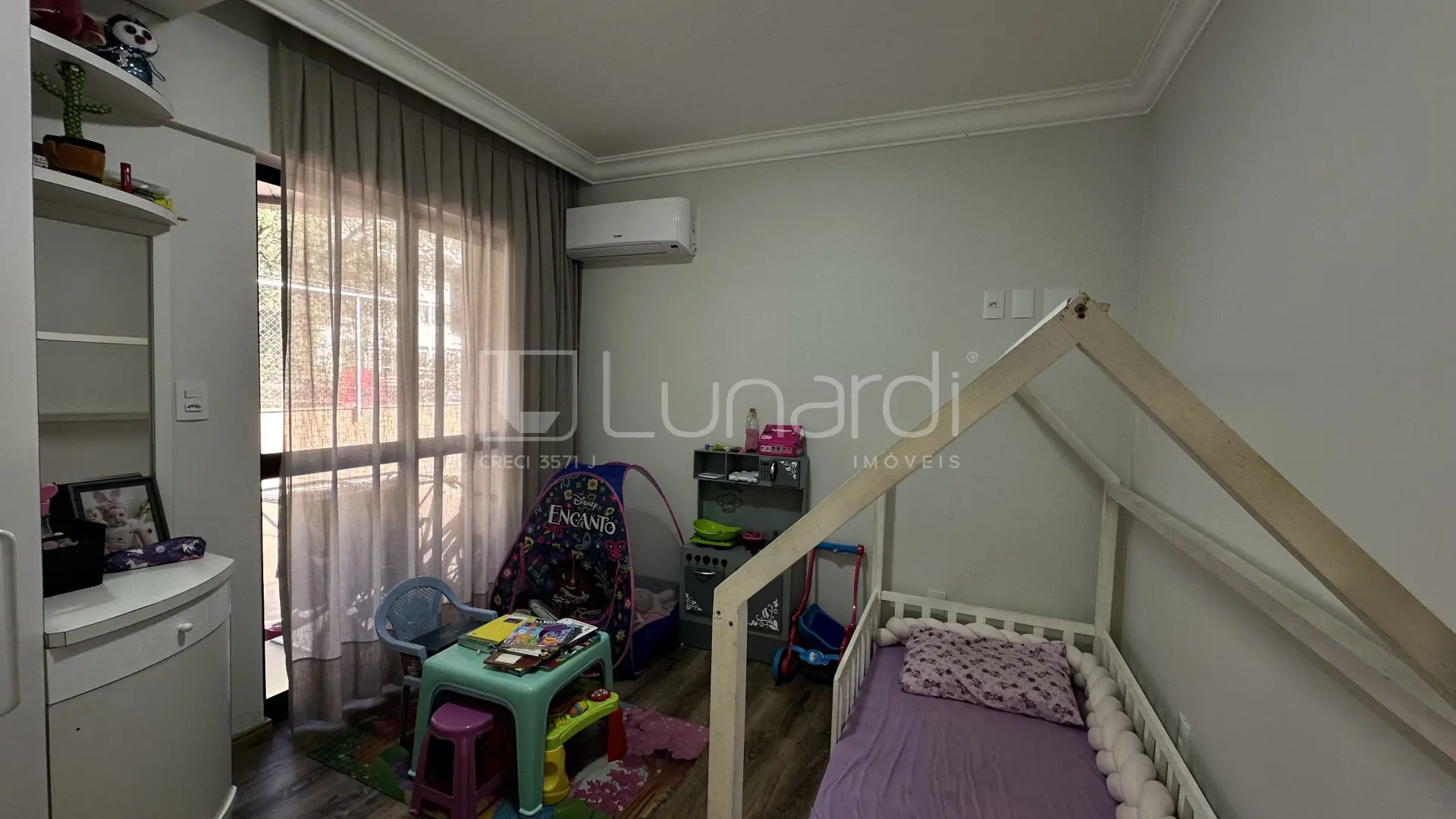Foto Apartamento com 3 Dormitórios