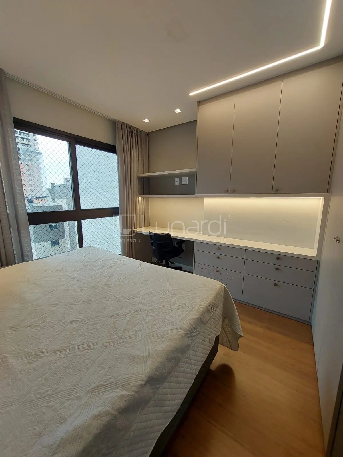 Foto Apartamento com 3 Suítes